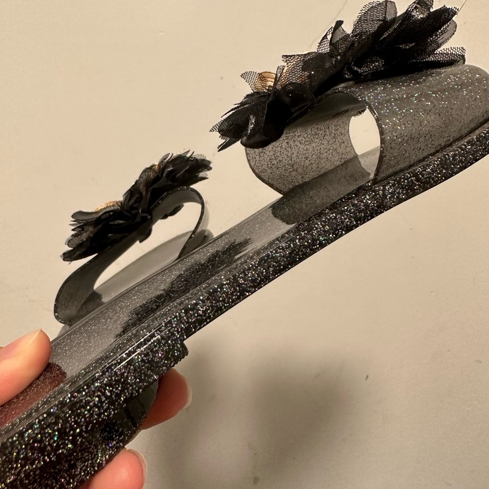 NEW| Glitter Flip Flops - Picture 6 of 6